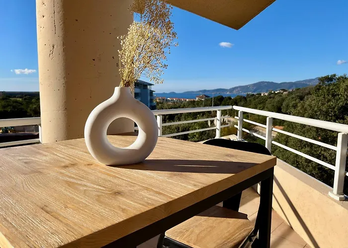 Très Beau T3 5 Min à Pieds Appartement Albitreccia